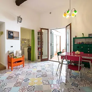 https://mad-in-ballaro.palermohotels.org